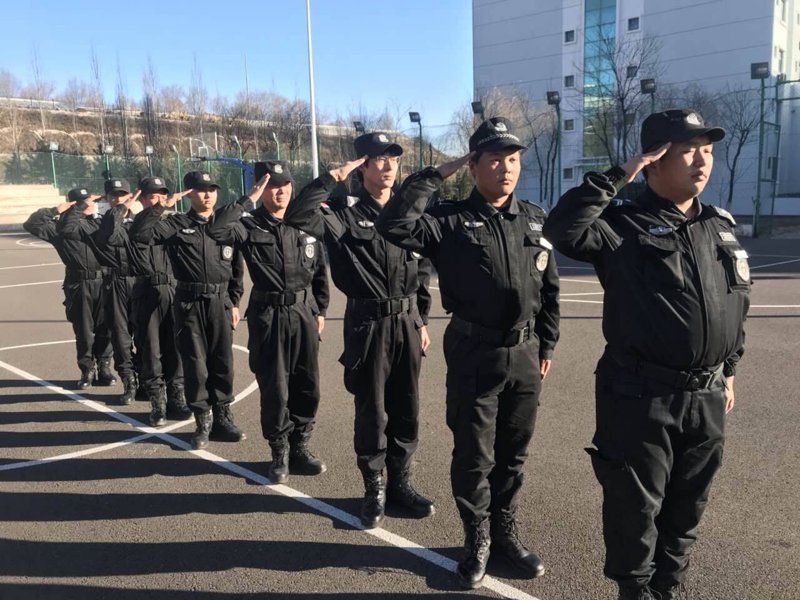 门卫巡逻:守护城市安全的隐形战线